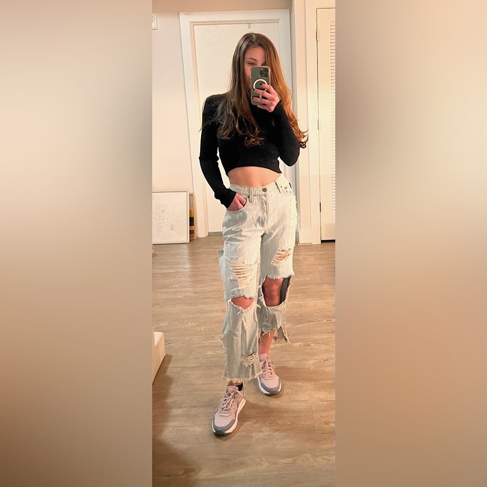 Carmar light wash ripped jeans size 25